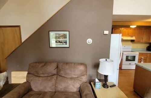 Sterling Ski Chalet | Sterling Cabin close to Kenai River