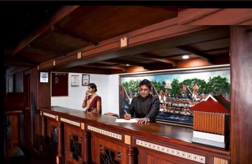 Alappuzha Boat Rental | Sterling House boat Lake Palace Alleppey
