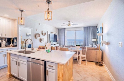 Panama City Beach Condo | Sterling Reef 503 - Sleeps 6 - Free Beach Chairs