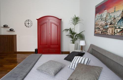 Vatican Apartment | Steven Suite