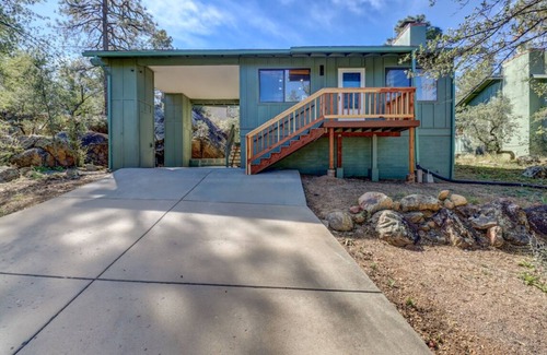 Prescott House | Stevie's Place: A Groovy Cabin Near Downtown Prescott