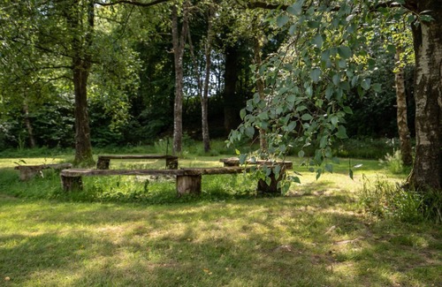 Newton Stewart Cottage | Stewart Apartment - an apartment that sleeps 12 guests in 5 bedrooms