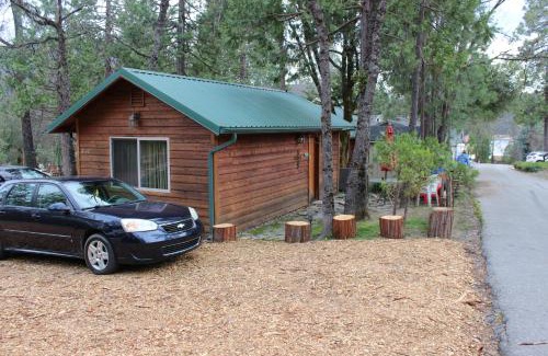 Bass Lake House | Stewart Chalet @ Yosemite/Bass Lake