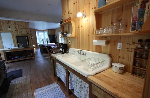 Charlevoix House | Stewart's Folie on Lake Charlevoix