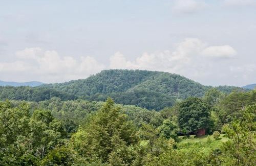 Gatlinburg - Pigeon Forge House | Sticks and Stones