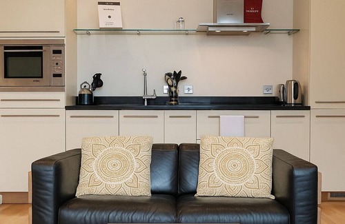 Clerkenwell Apartment | Still Life St. Paul's Executive