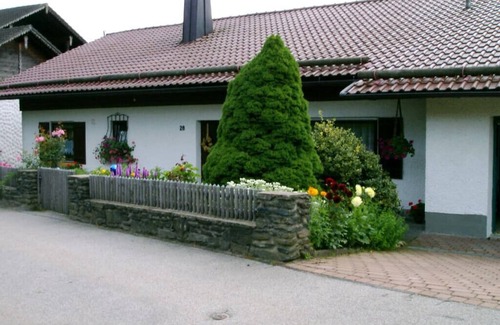 Haibuhl Apartment | Stilla vacation apartment with terrace and panoramic view of the Regental valley