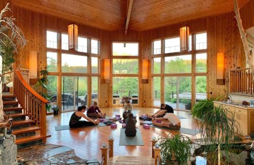 Halibut Cove Resort | Stillpoint Lodge - All-Inclusive