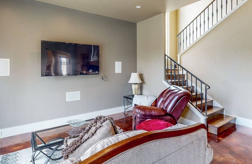 Lakeview  Jefferson County House | Stillwaters Paradise Resort-Style Pool & Jacuzzi