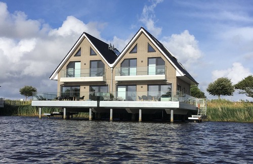 Harlesiel House | ☼ Stilt house on the Harle ☼ Uniquely beautiful living! Seeperle Harlesiel - house 8a