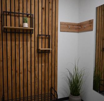 Oberdorla Apartment | Stilvolle & ruhige Ferienwohnung mit Terrasse & Garten