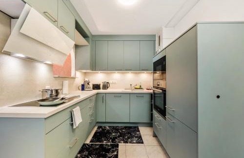 Hanau Apartment | Stilvolles City-Apartment mit Balkon & Parkplatz, Nähe Frankfurt