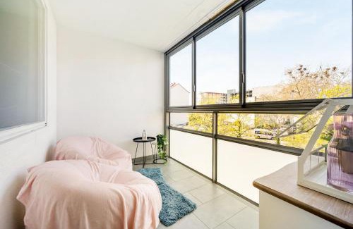 Hanau Apartment | Stilvolles City-Apartment mit Balkon & Parkplatz, Nähe Frankfurt