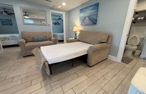Bonita Shores House | Stingray - Intimate Quaint on Imperial River 1.4 mi. 2 Beach