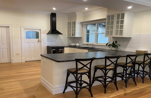 Mansfield House | Stirling Estate - Stirling Homestead - Baringa Cottage - Jumbuck Cottage