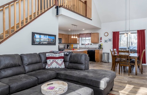 Hidden Valley House | Stocked, Beautiful, Comfortable Mountain Home - Perfect Family Getaway