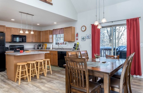 Hidden Valley House | Stocked, Beautiful, Comfortable Mountain Home - Perfect Family Getaway