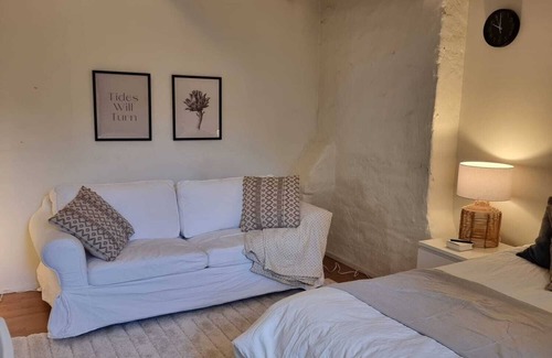 Norrmalm Apartment | Stockholm City Chic-1-bedroom Loft for 3