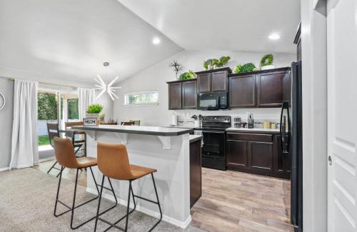 Nampa House | Stoddard Trailhead Central Nampa Home - Sleeps 10
