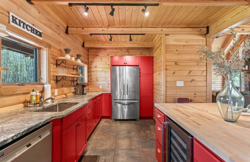 Meridale Cabin | Stone and Pine Log Estate