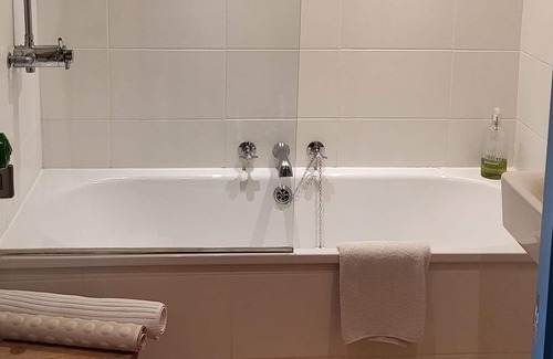 Monkton Farleigh Apartment | Stone Barn, Duplex flat