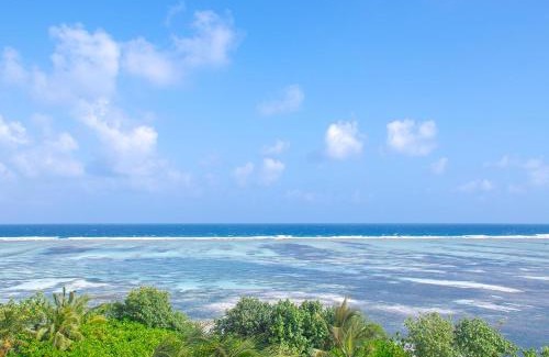 Dhiffushi Hotel | Stone Beach Club