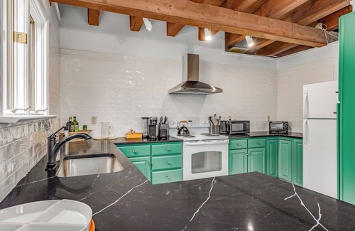 Kabletown House | Stone Cabin on Valley View: Firepit + Hot Tub