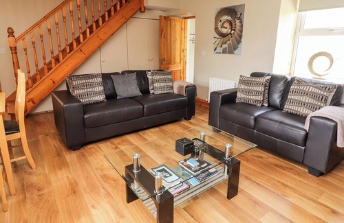 Ballydavid Cottage | STONE COTTAGE, family friendly in Ballydavid, County Kerry