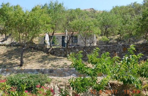 Myrina House | Stone cottage for couple