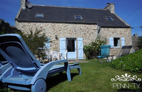 Santec House | Stone face character house island of Batz 70m from the beach.