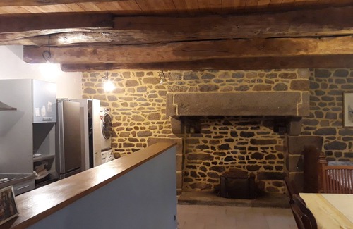 Roz-sur-Couesnon House | Stone family home (sleeps 11)