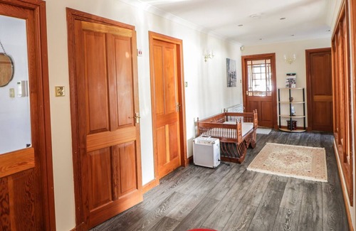 Alford Cottage | STONE GABLES, pet friendly, with hot tub in Alford, Aberdeenshire