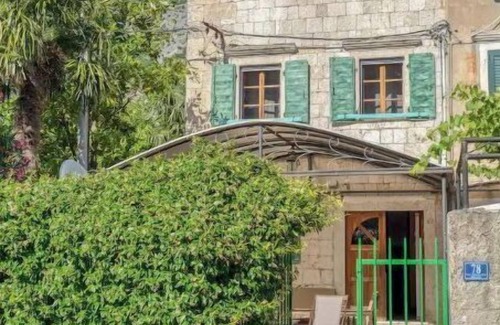 Kotor House | Stone Home Kotor - 4 bedroom beachfront house!