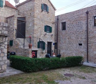 Kastel Sucurac Villa | Stone house Castellum