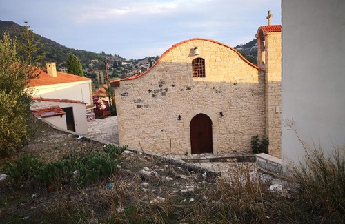 Apsiou House | Stone House