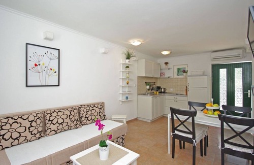 Podaca Apartment | Stone house Dalmatia in Podaca, apartment 3 (2nd floor) with 1 bedroom