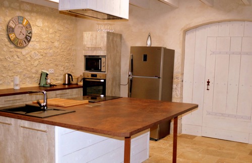Monbazillac House | Stone house from 1820 located in the heart of the Monbazillac vineyard.