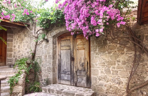 Datca Apartment | Stone House Room/ garden view - Kocaev-Mehmet Ali Aga Mansion