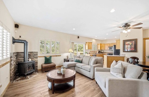 Blanchard Condo | Stone Ridge Condo: Golf Course Views & Family Fun!