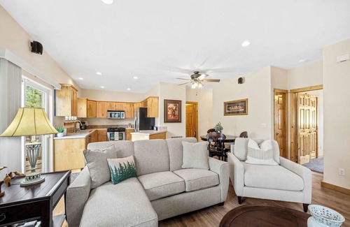 Blanchard Condo | Stone Ridge Condo: Golf Course Views & Family Fun!
