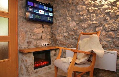 Republika Srpska Apartment | Stone room-Kamena soba