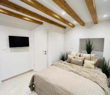 Rovinj Apartment | Stone & Sea Oldtown Rovinj Apartments