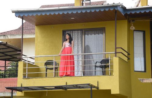 Bhilar Apartment | Stone shelter