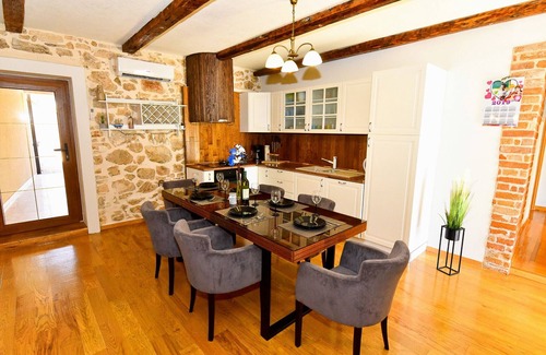 Zemunik Donji Villa | Stone villa Anita with pool, Zadar county