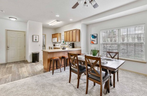 Branson West Condo | StoneBridge Condo Close to Silver Dollar City and Sleeps 8 for a Great Rate- 3 pools!-Ber 9-3