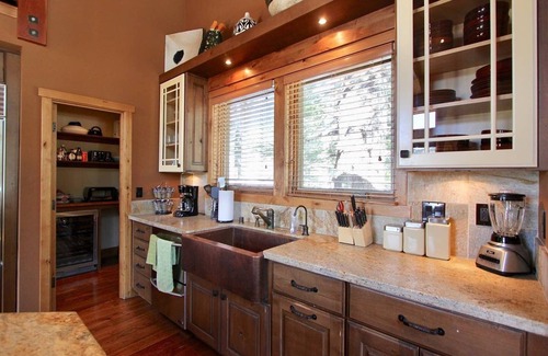 Stonegate House | Stonegate #14 Luxury Cabin with Hot Tub - Walking Distance to Village & Gondola!