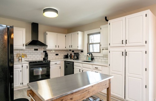 Fairview House | Stonehaven Hideaway a Zen Mountain Getaway 20 Mins to Downtown Asheville