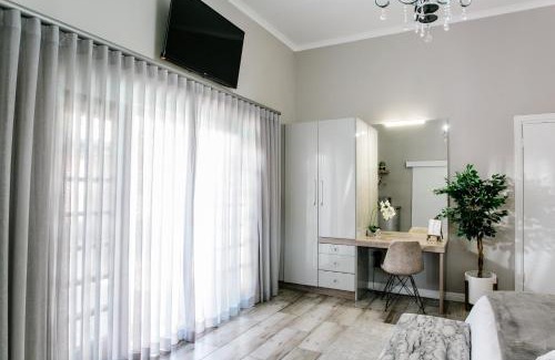 Langenhoven Park House | Stonehill Villa