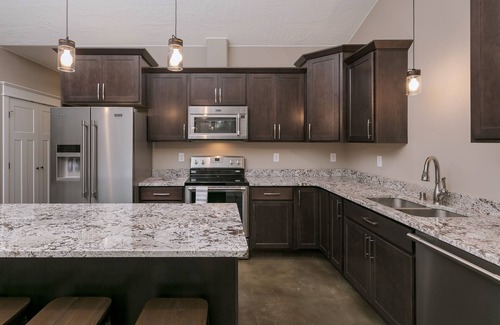 Wasilla Cottage | Stoneridge Place Cottage #3 - Vacation or Executive Retreat 2BR 2BA Garage!