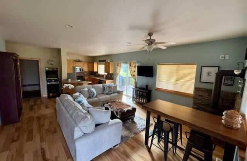 Blanchard House | Stoneridge Retreat: Golf Course Views & Mountain Escape